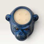 Vela artesanal THE IBIZA CANDLES con forma de cabeza de gorila azul, pintada a mano por Fabio Camarotta.